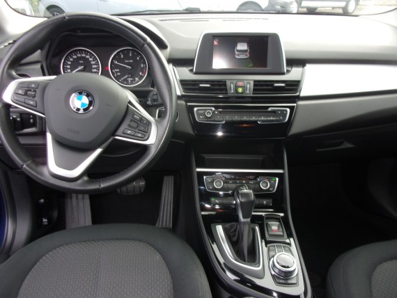 BMW S&eacute;rie 2 active tourer BMW S&eacute;rie 2 Active Tourer 218d 150ch Lounge A-006.jpg